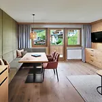 Alpenhof מלון 4*