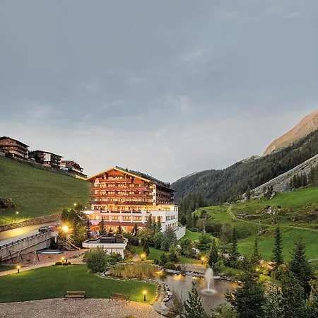 Alpenhof 4* Тукс