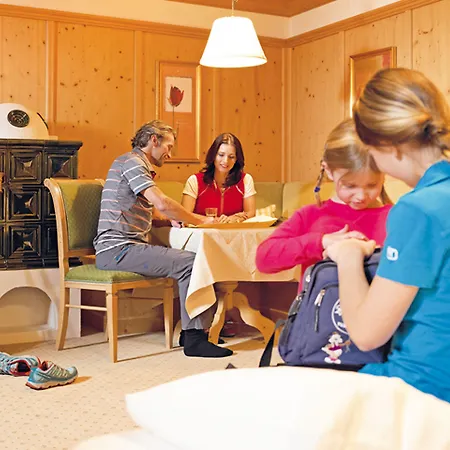 Alpenhof 4* Тукс