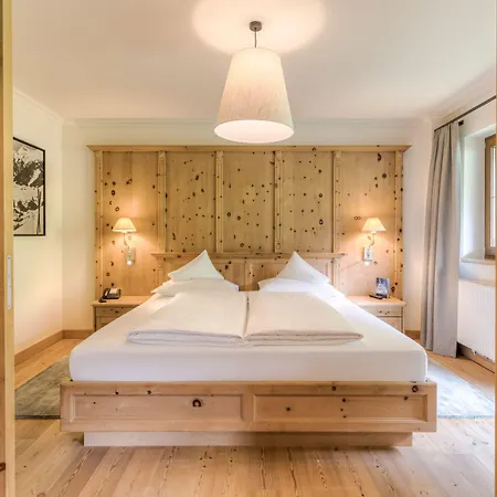 Alpenhof Hotel 4*