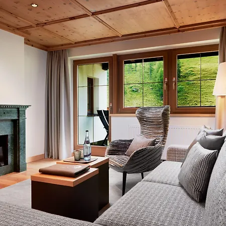 Alpenhof Готель 4*