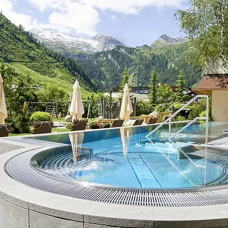 Alpenhof Отель