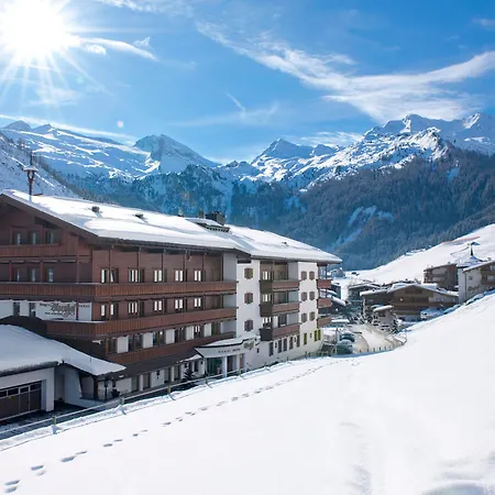 Отель Alpenhof Тукс