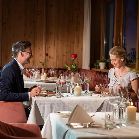 Alpenhof Отель 4*
