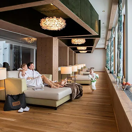 Alpenhof Отель 4*