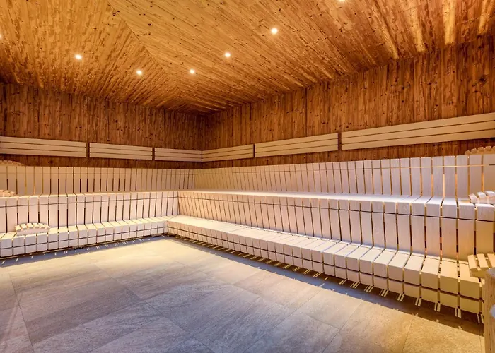 Alpenhof Szálloda Tux