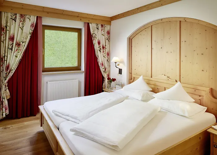 アルペンホフ トゥクス