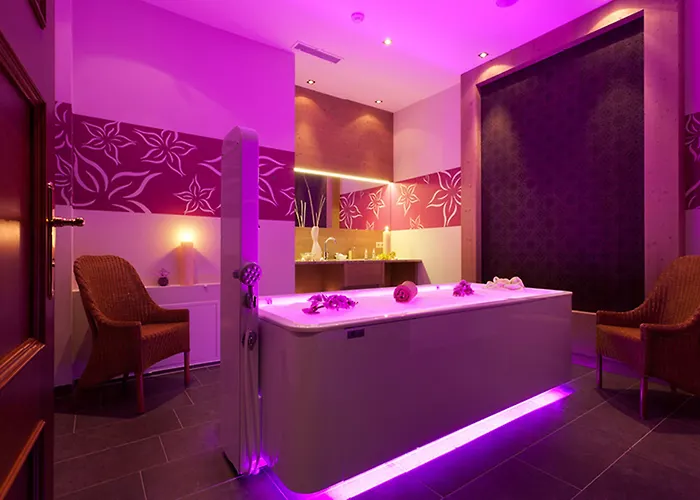 Alpenhof Szálloda Tux