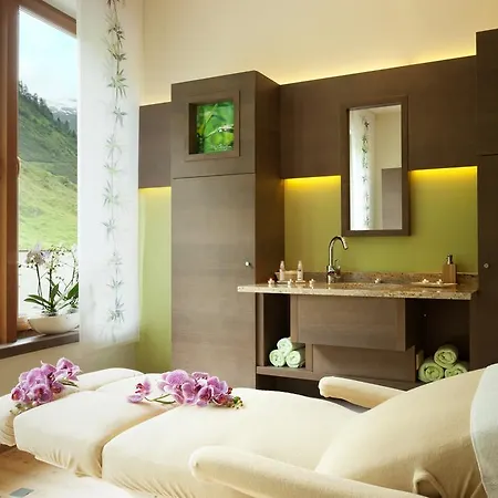 Hotel Alpenhof 4*